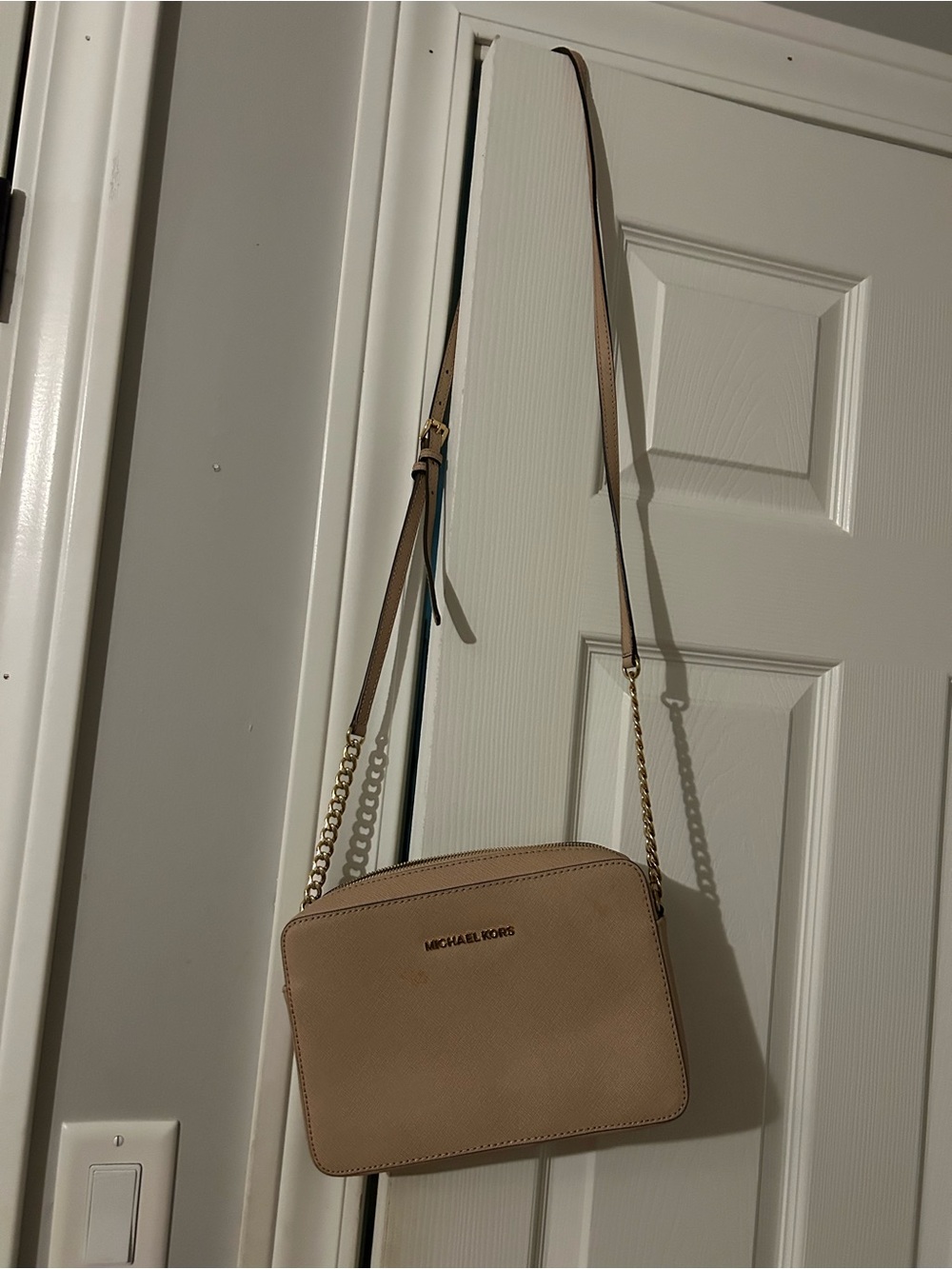Michael Kors Beige Crossbody Bag - Jet Set Classic Saffiano Leather